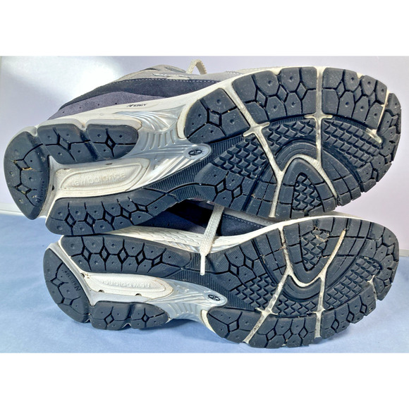 New Balance 2002R Men\'s Running Shoes Grey Navy Blue Suede Sneakers Size 10 main image 15